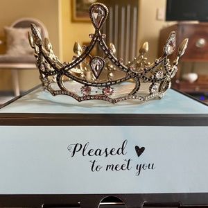 Sweet&V Tiara